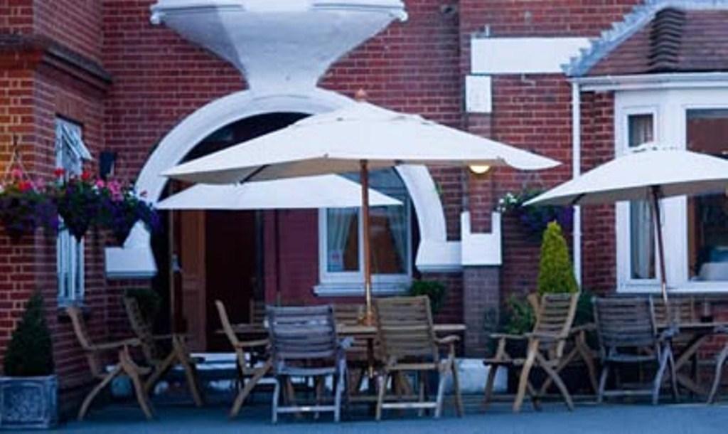 Hickstead Hotel Bolney ภายนอก รูปภาพ